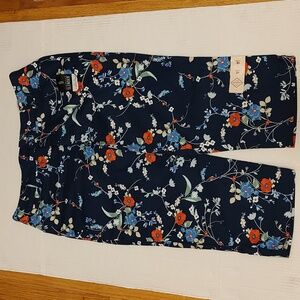 St John Bay Blue Capris Size 12 Built in Slimming Panel